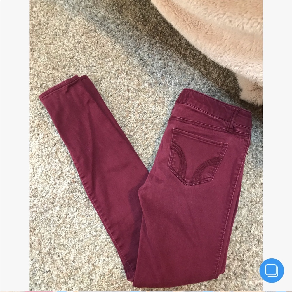 Hollister Skinny Jeans in Color Oxblood
